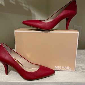 Michael Kors pump